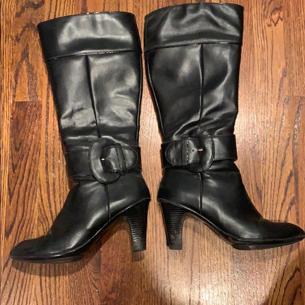 Black boots